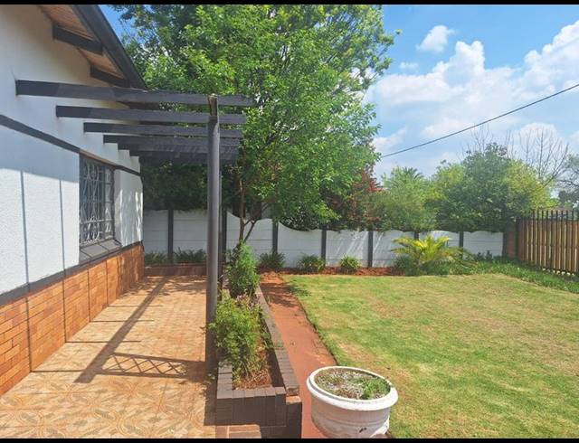 3 BEDROOM PROPERTY TO RENT IN DALVIEW